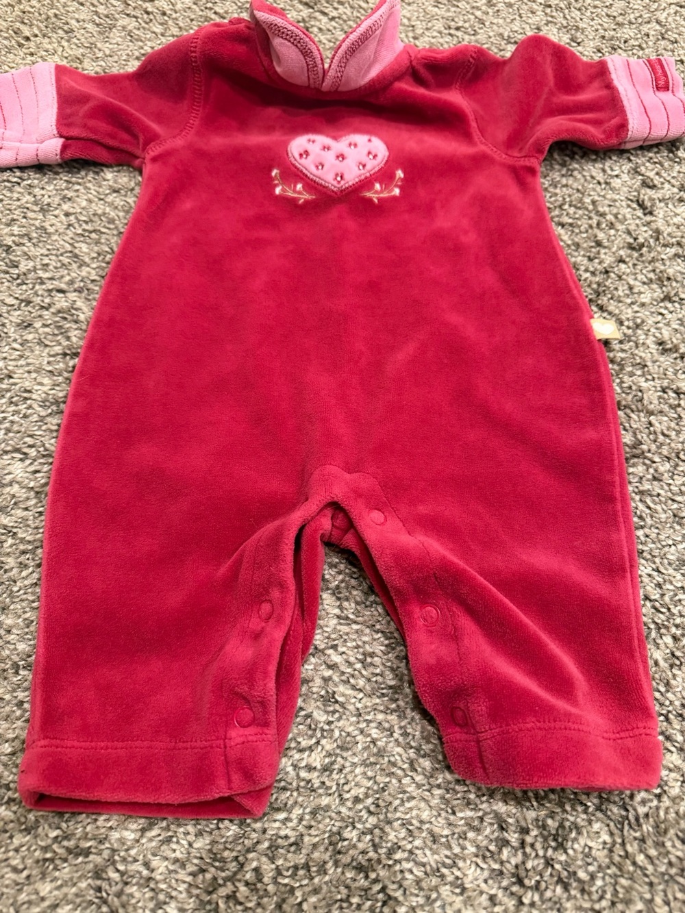 Vintage Baby Carter's Heart belongs to Daddy Valentines 3 mo. one-piece velour - Picture 2 of 7
